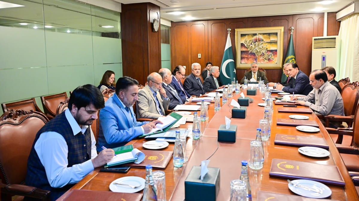Pakistan Deputy Prime Minister Orders Close Monitoring of Wheat Market