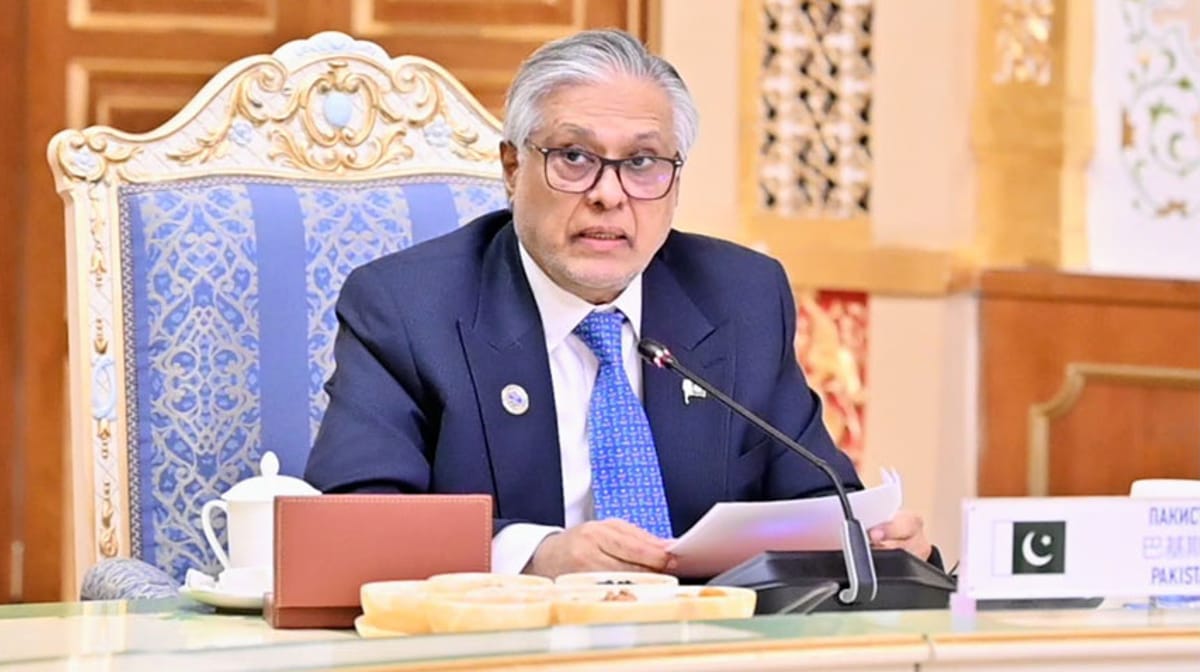Pakistan Urges Targeted Investments in Key Sectors for Regional Economic Integration
